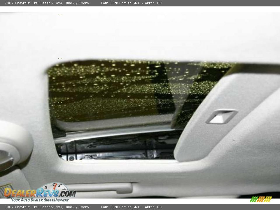Sunroof of 2007 Chevrolet TrailBlazer SS 4x4 Photo #13