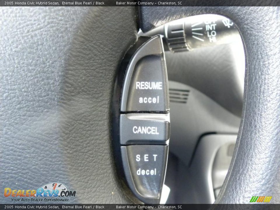 Controls of 2005 Honda Civic Hybrid Sedan Photo #22