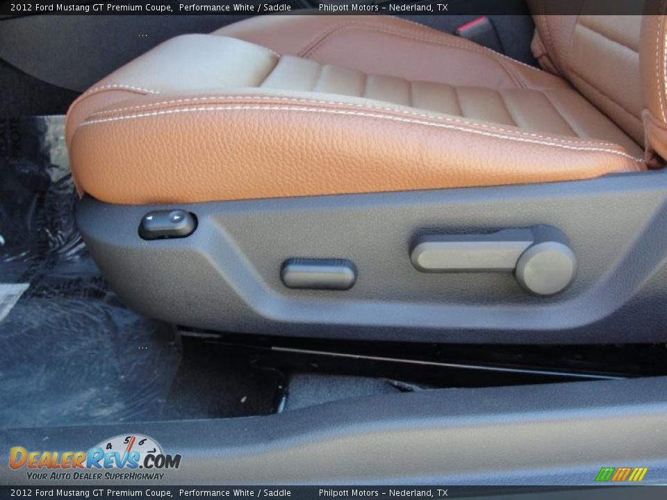 Controls of 2012 Ford Mustang GT Premium Coupe Photo #24