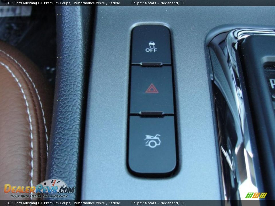 Controls of 2012 Ford Mustang GT Premium Coupe Photo #31