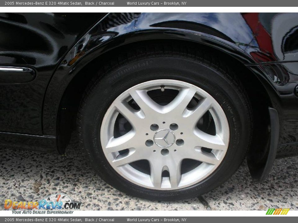 2005 Mercedes-Benz E 320 4Matic Sedan Black / Charcoal Photo #12