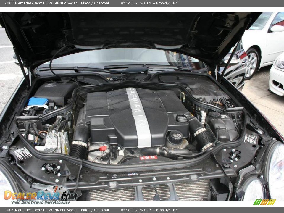 2005 Mercedes-Benz E 320 4Matic Sedan Black / Charcoal Photo #13