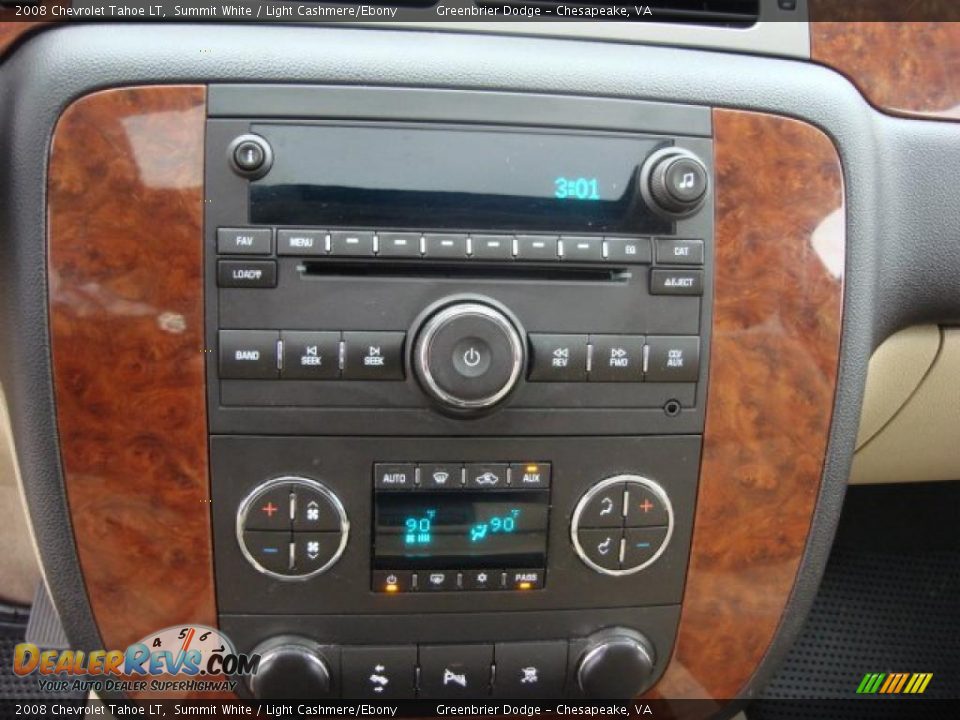 Controls of 2008 Chevrolet Tahoe LT Photo #16