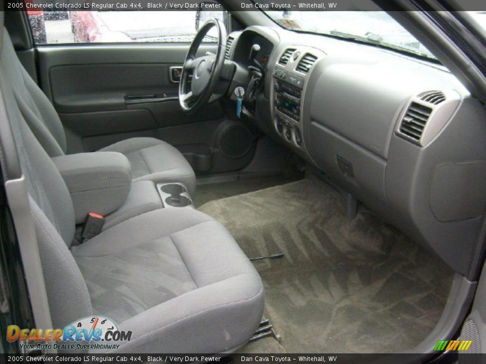 Very Dark Pewter Interior - 2005 Chevrolet Colorado LS Regular Cab 4x4 Photo #8