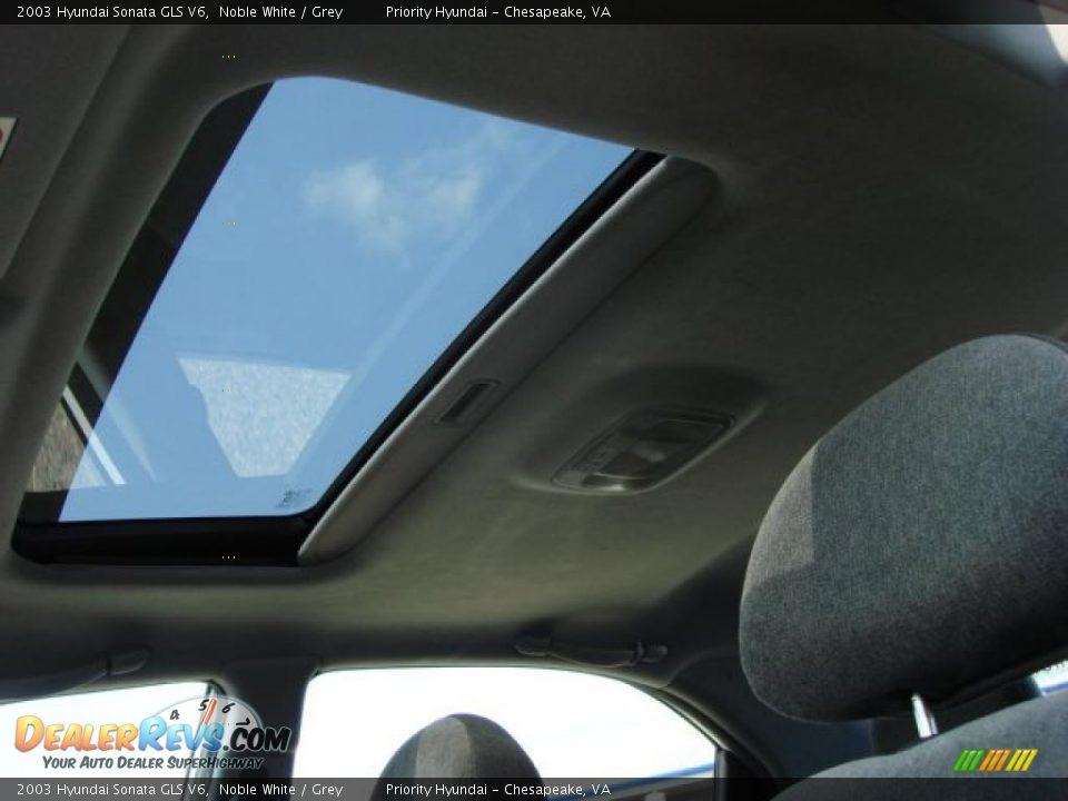 2003 Hyundai Sonata GLS V6 Noble White / Grey Photo #10