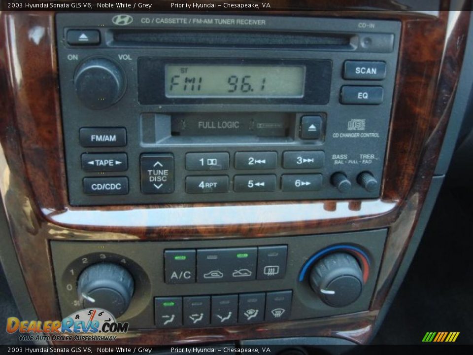 2003 Hyundai Sonata GLS V6 Noble White / Grey Photo #12