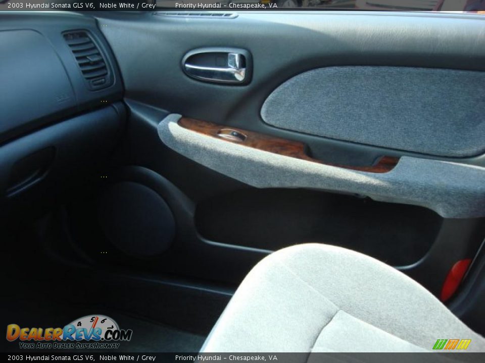 2003 Hyundai Sonata GLS V6 Noble White / Grey Photo #13