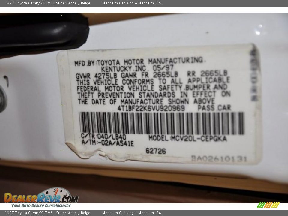 1997 Toyota Camry XLE V6 Super White / Beige Photo #9