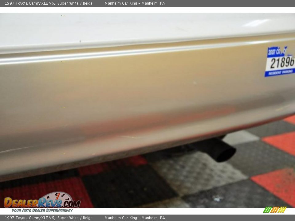 1997 Toyota Camry XLE V6 Super White / Beige Photo #21