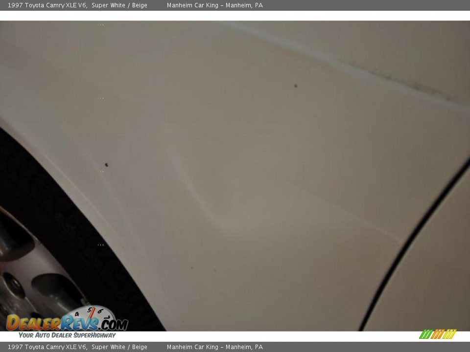 1997 Toyota Camry XLE V6 Super White / Beige Photo #25