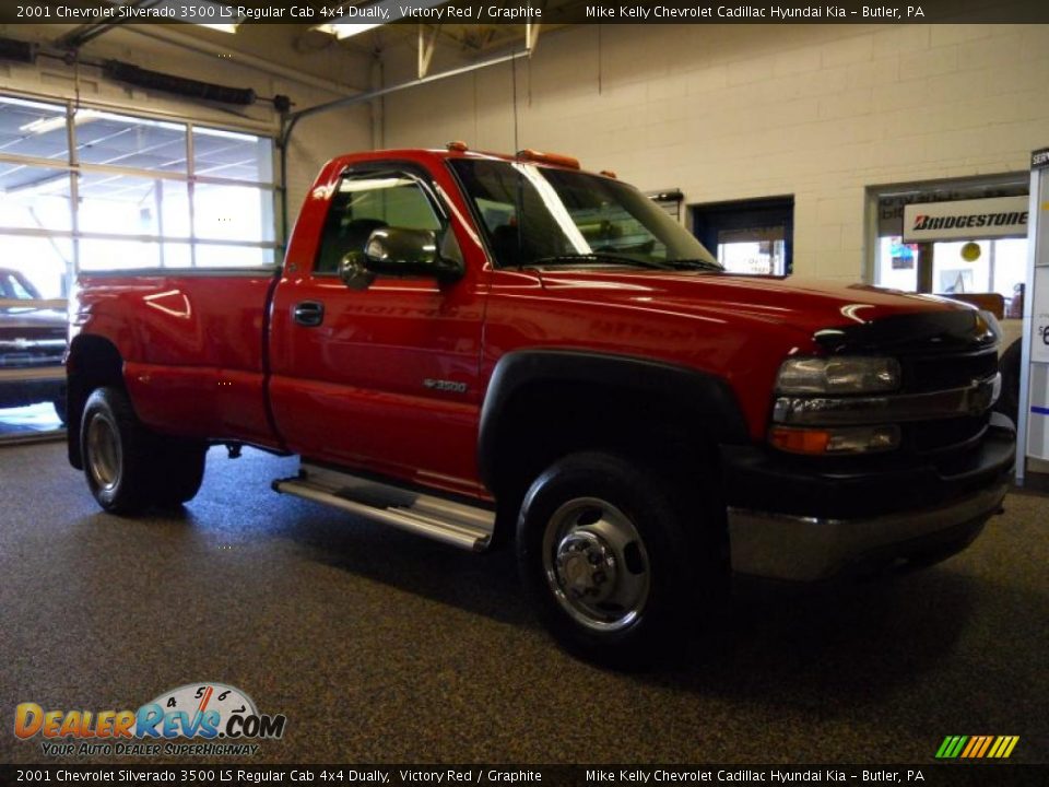 2001 Chevrolet Silverado 3500 LS Regular Cab 4x4 Dually Victory Red / Graphite Photo #6