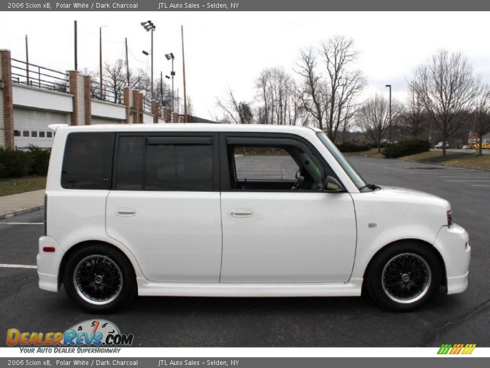 2006 Scion xB Polar White / Dark Charcoal Photo #7