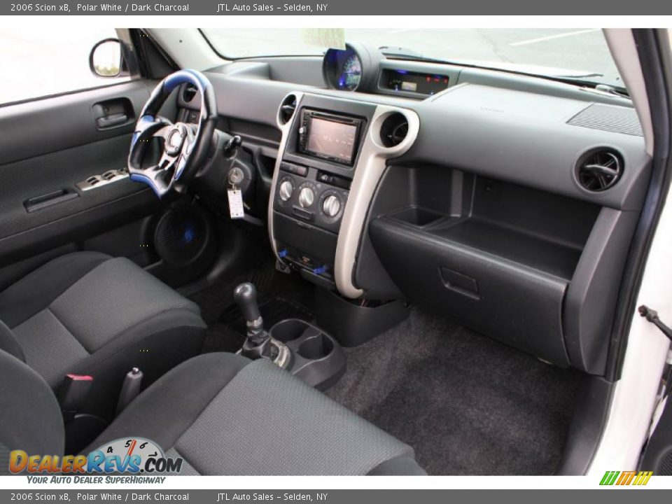 Dashboard of 2006 Scion xB  Photo #15