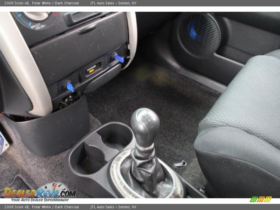 2006 Scion xB  Shifter Photo #17