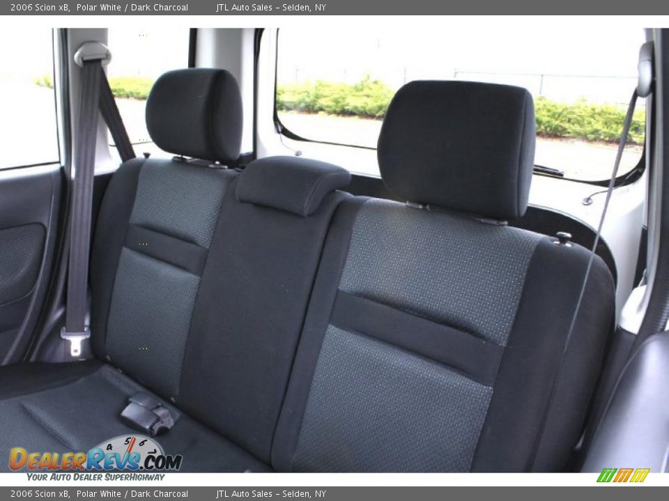 2006 Scion xB Polar White / Dark Charcoal Photo #20