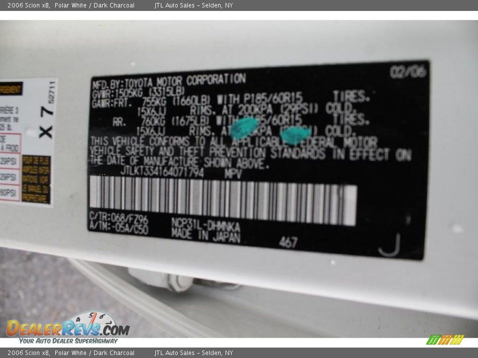 2006 Scion xB Polar White / Dark Charcoal Photo #21