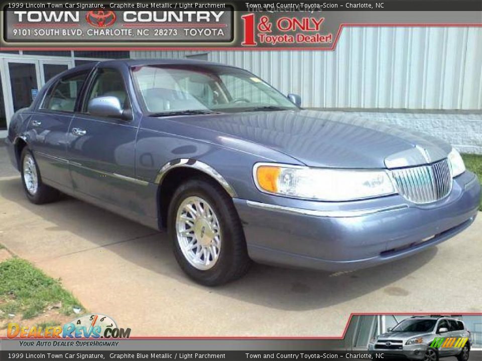 1999 Lincoln Town Car Signature Graphite Blue Metallic / Light Parchment Photo #1