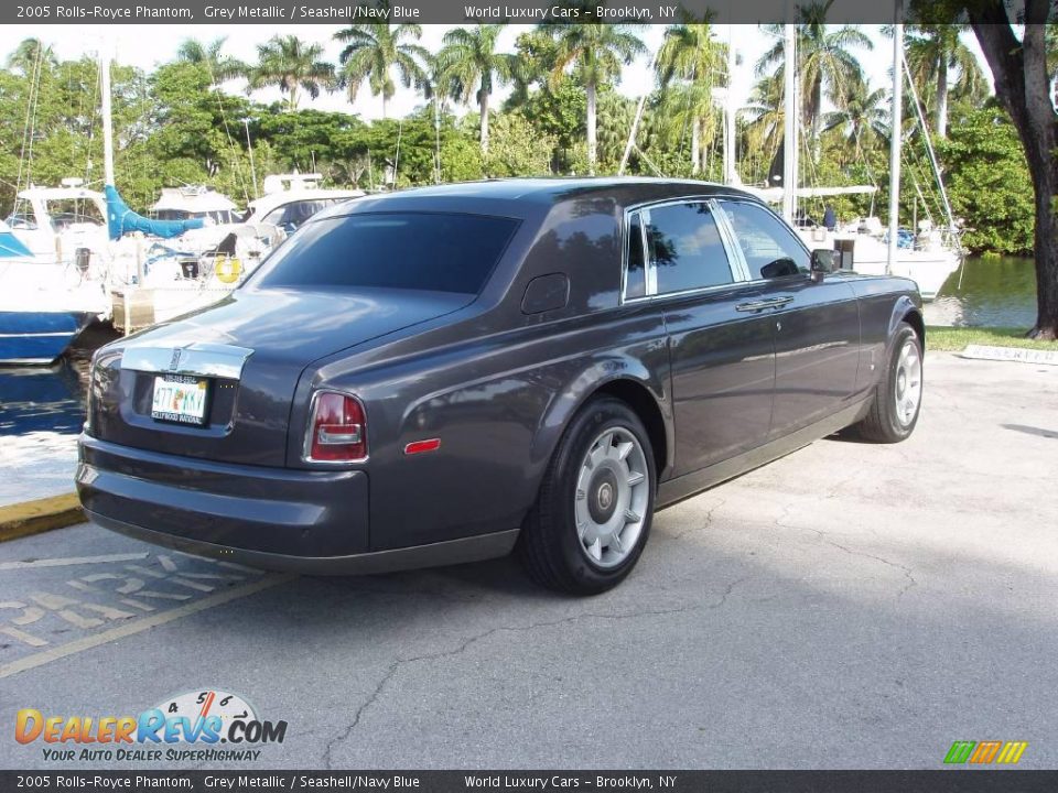 2005 Rolls-Royce Phantom Grey Metallic / Seashell/Navy Blue Photo #2