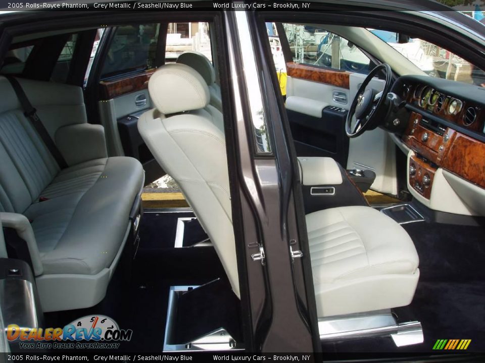 2005 Rolls-Royce Phantom Grey Metallic / Seashell/Navy Blue Photo #3