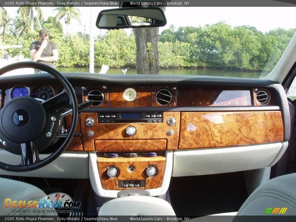 2005 Rolls-Royce Phantom Grey Metallic / Seashell/Navy Blue Photo #6