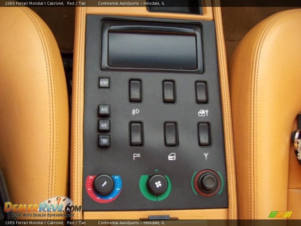 Controls of 1989 Ferrari Mondial t Cabriolet Photo #7