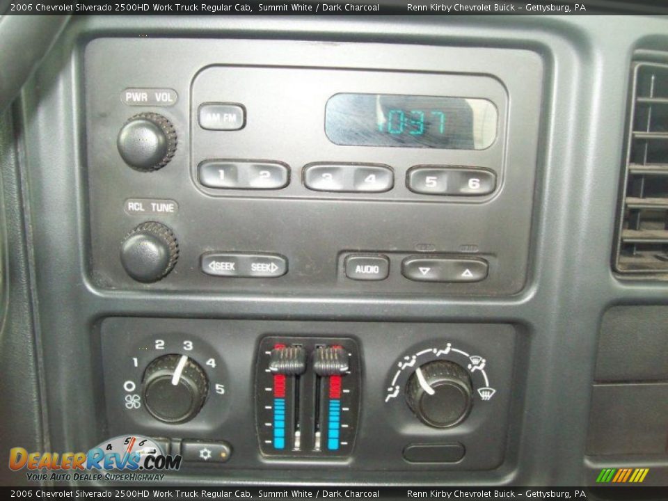 Controls of 2006 Chevrolet Silverado 2500HD Work Truck Regular Cab Photo #7