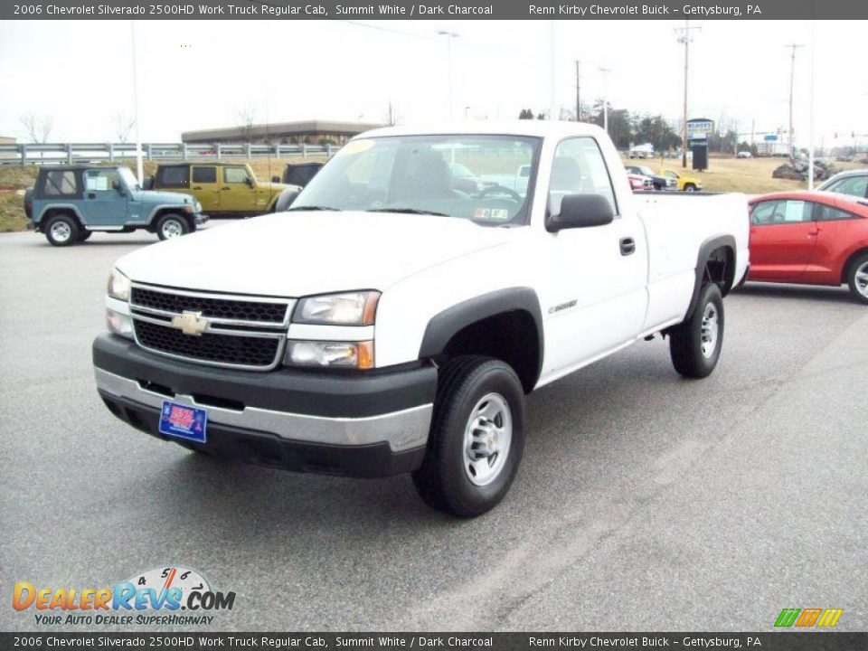 Front 3/4 View of 2006 Chevrolet Silverado 2500HD Work Truck Regular Cab Photo #11