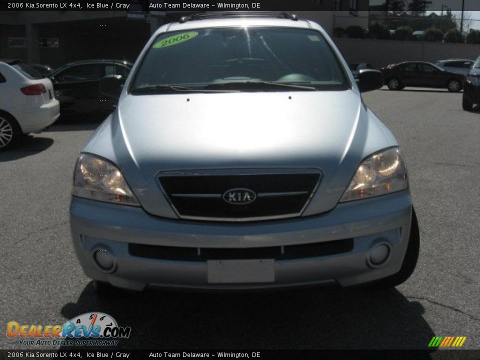 2006 Kia Sorento LX 4x4 Ice Blue / Gray Photo #3