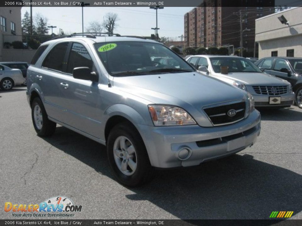 2006 Kia Sorento LX 4x4 Ice Blue / Gray Photo #4