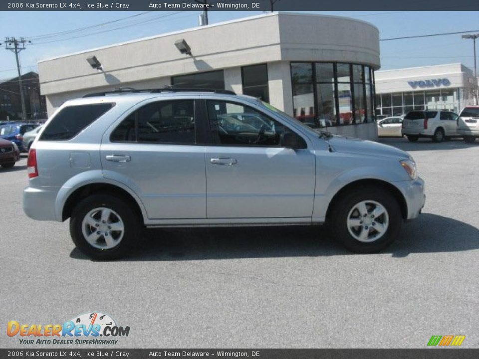 2006 Kia Sorento LX 4x4 Ice Blue / Gray Photo #5