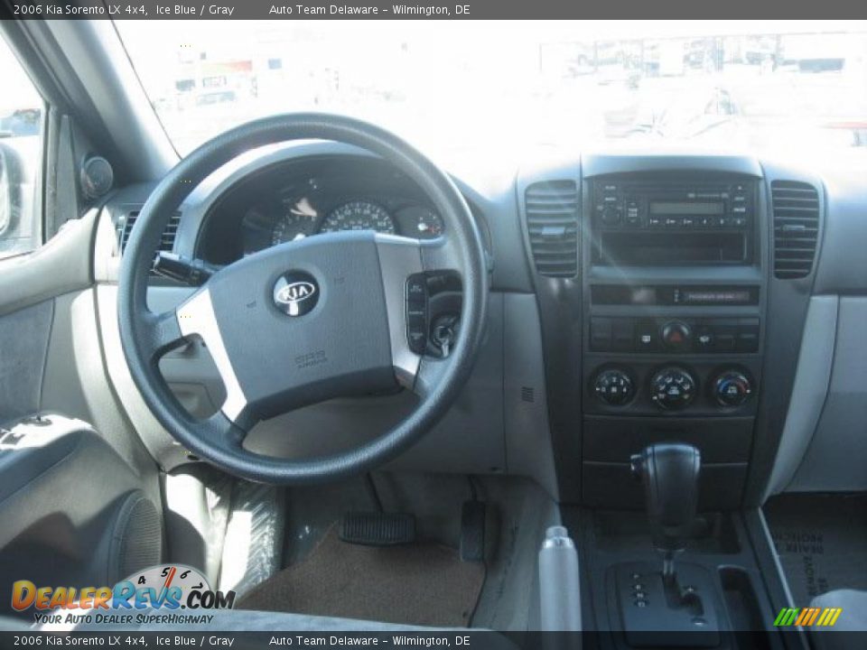 2006 Kia Sorento LX 4x4 Ice Blue / Gray Photo #12