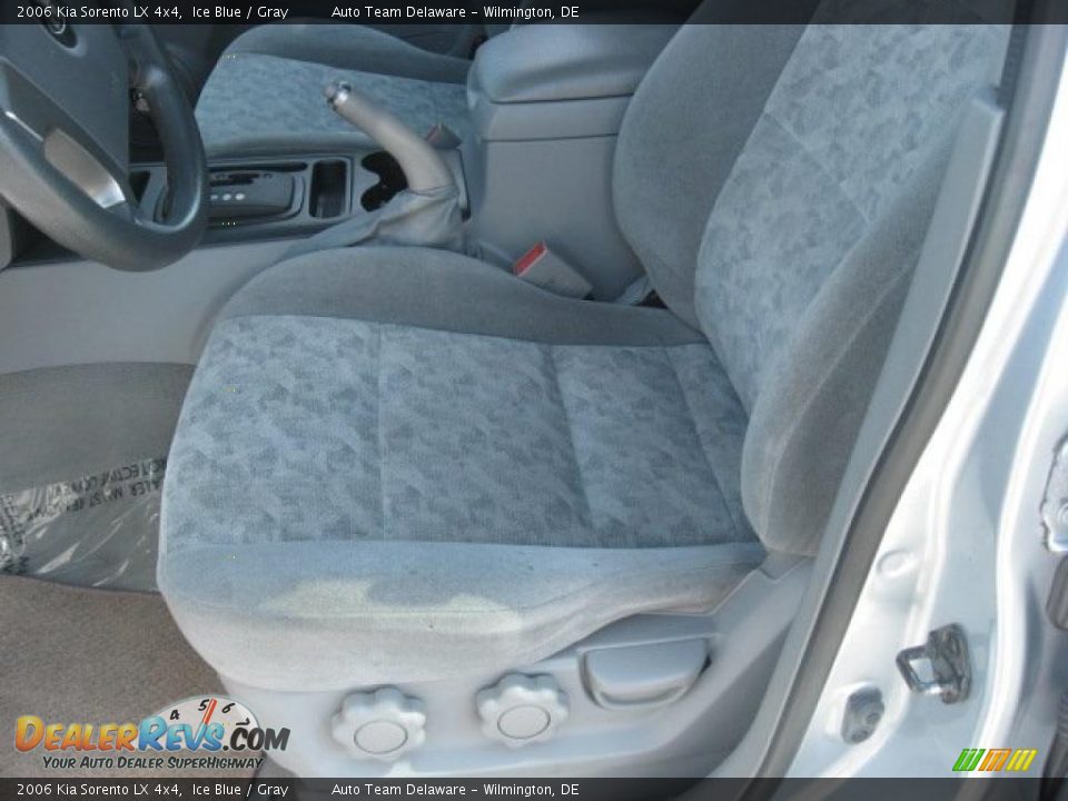2006 Kia Sorento LX 4x4 Ice Blue / Gray Photo #13