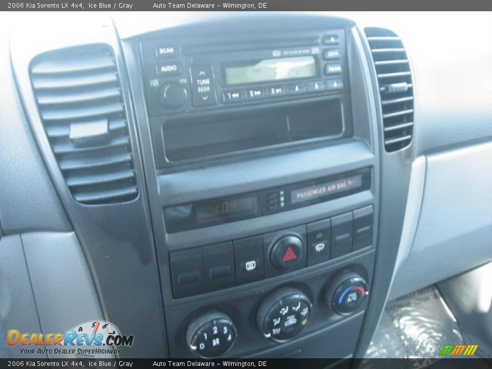 2006 Kia Sorento LX 4x4 Ice Blue / Gray Photo #15