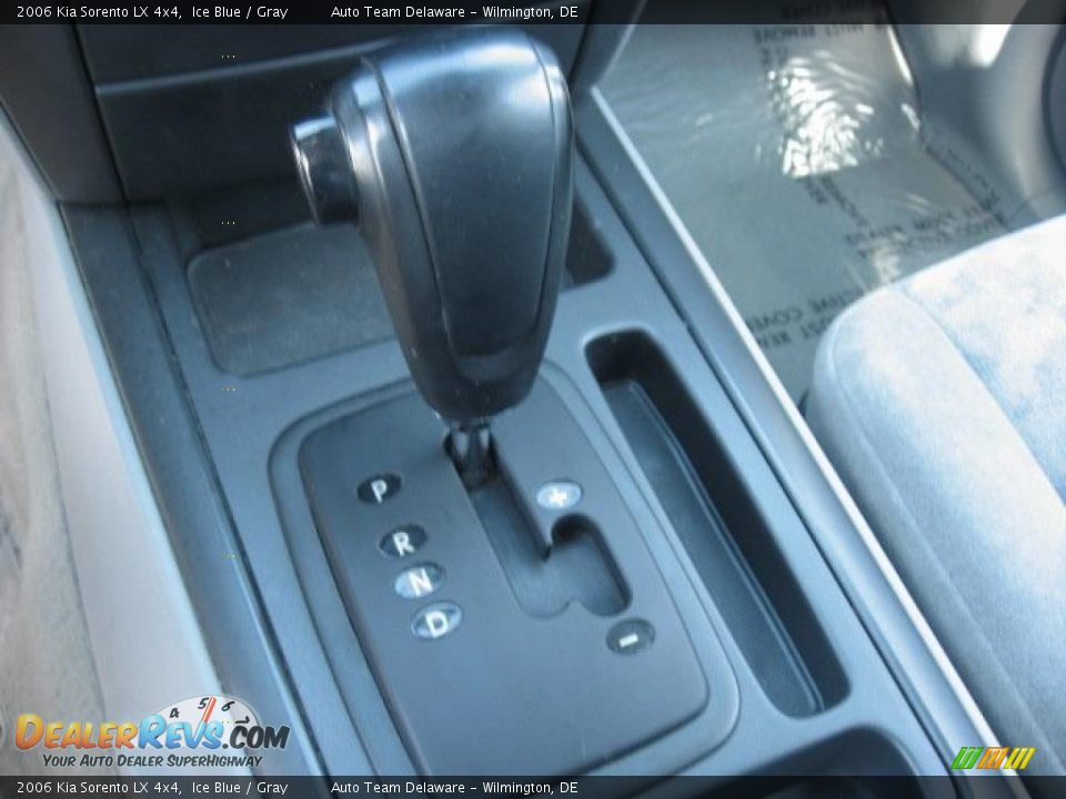 2006 Kia Sorento LX 4x4 Ice Blue / Gray Photo #16