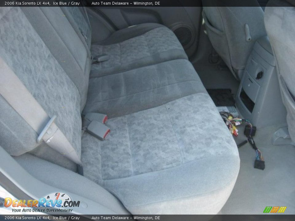 2006 Kia Sorento LX 4x4 Ice Blue / Gray Photo #18