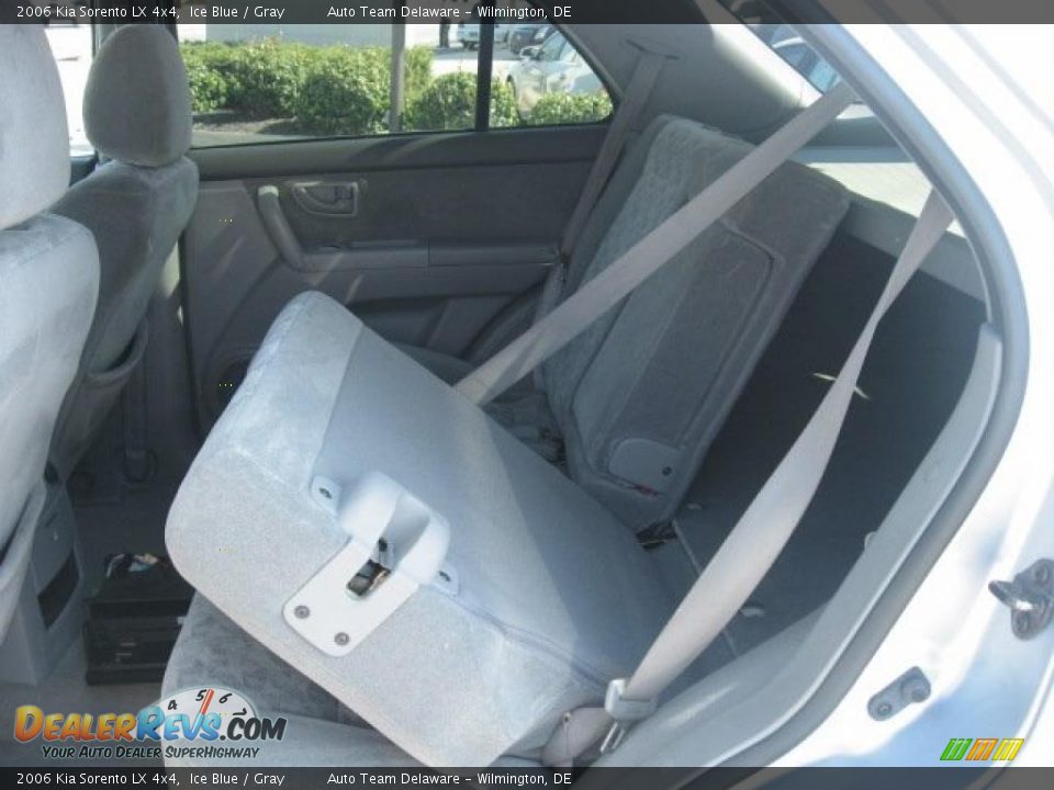 2006 Kia Sorento LX 4x4 Ice Blue / Gray Photo #19