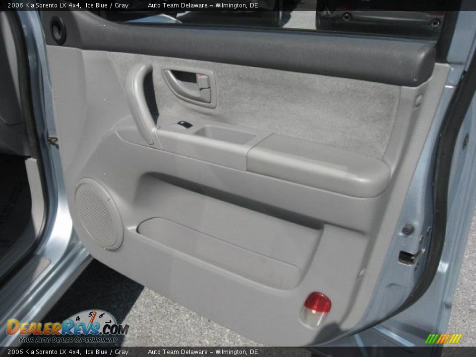 2006 Kia Sorento LX 4x4 Ice Blue / Gray Photo #21