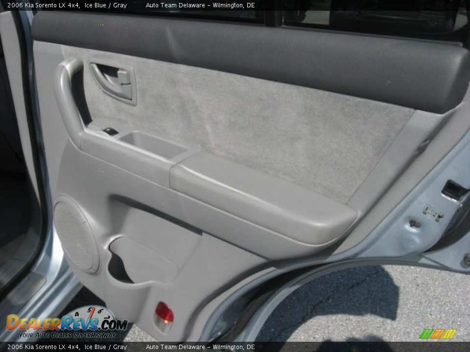 2006 Kia Sorento LX 4x4 Ice Blue / Gray Photo #22