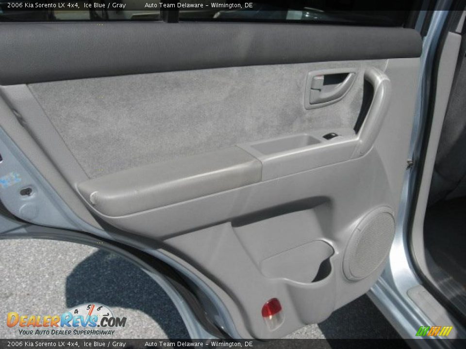 2006 Kia Sorento LX 4x4 Ice Blue / Gray Photo #23
