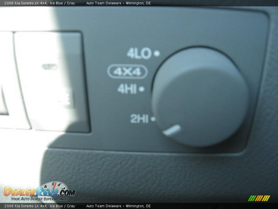 2006 Kia Sorento LX 4x4 Ice Blue / Gray Photo #25