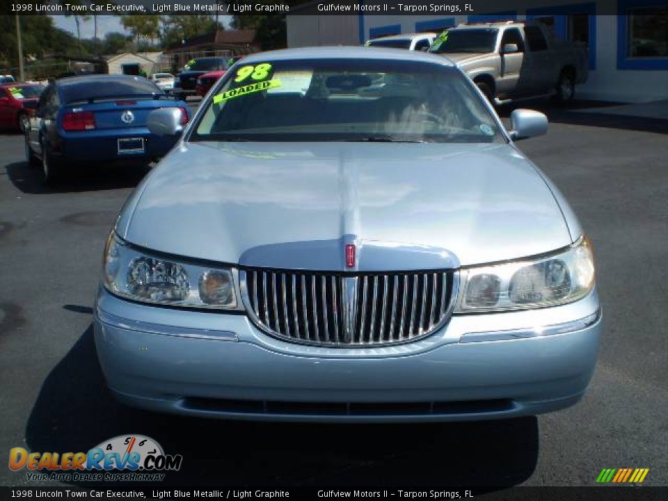 1998 Lincoln Town Car Executive Light Blue Metallic / Light Graphite Photo #2