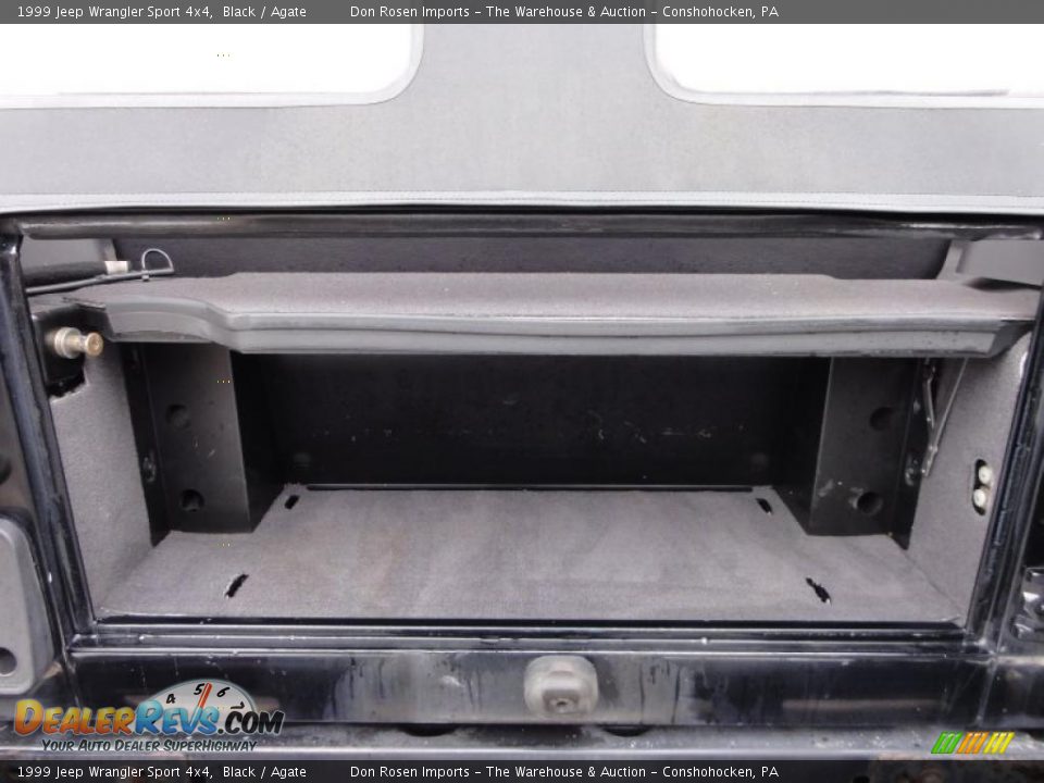1999 Jeep Wrangler Sport 4x4 Trunk Photo #21