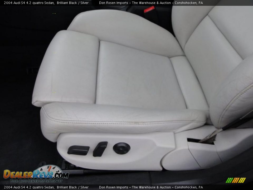2004 Audi S4 4.2 quattro Sedan Brilliant Black / Silver Photo #16