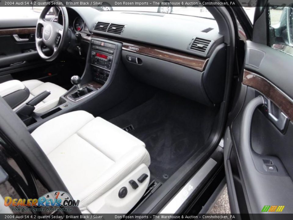 2004 Audi S4 4.2 quattro Sedan Brilliant Black / Silver Photo #18