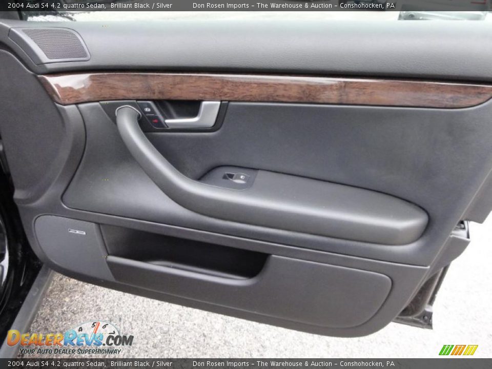 2004 Audi S4 4.2 quattro Sedan Brilliant Black / Silver Photo #23