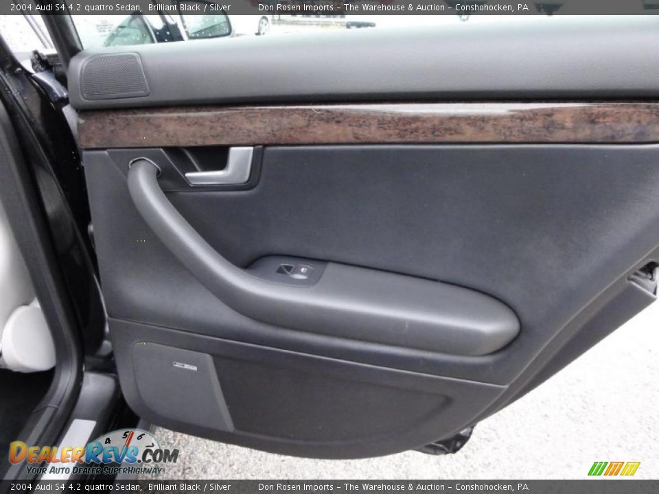 2004 Audi S4 4.2 quattro Sedan Brilliant Black / Silver Photo #25