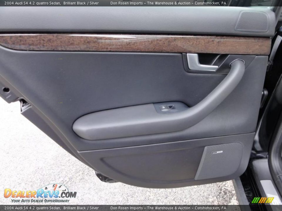 2004 Audi S4 4.2 quattro Sedan Brilliant Black / Silver Photo #27