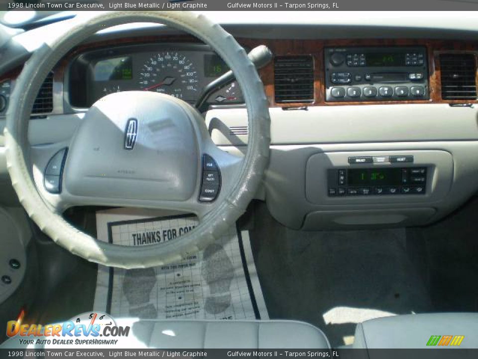 1998 Lincoln Town Car Executive Light Blue Metallic / Light Graphite Photo #24