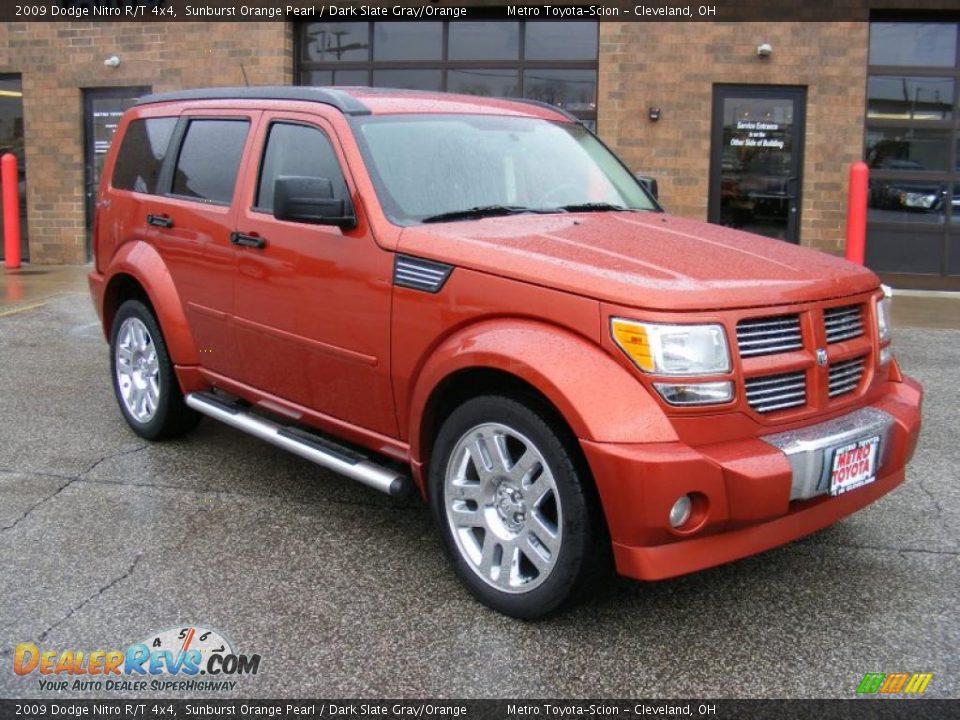 Front 3/4 View of 2009 Dodge Nitro R/T 4x4 Photo #1