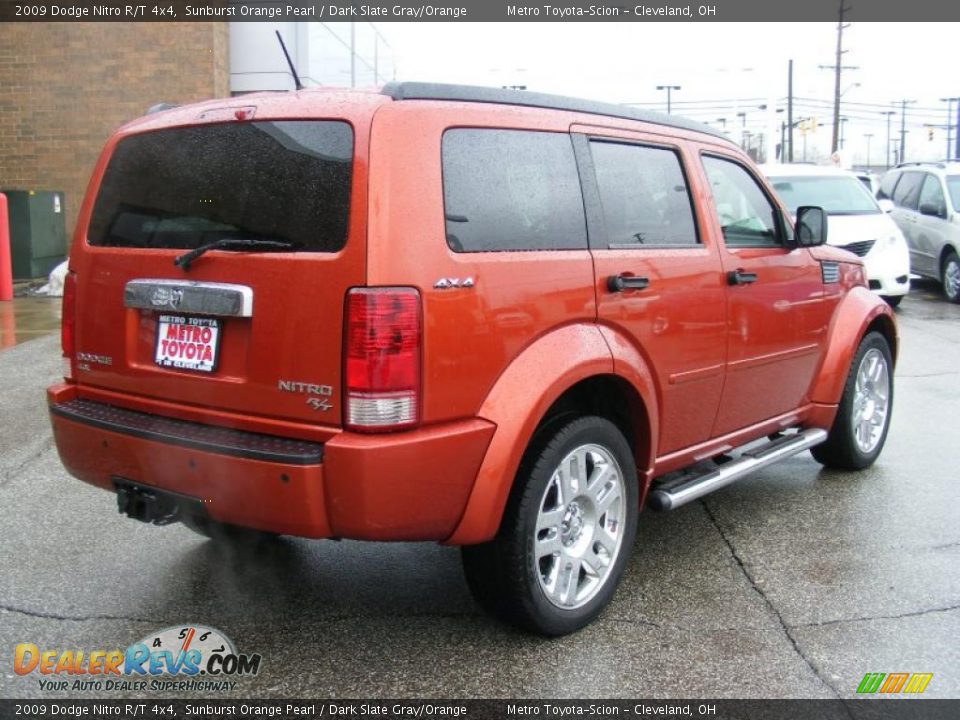 2009 Dodge Nitro R/T 4x4 Sunburst Orange Pearl / Dark Slate Gray/Orange Photo #3